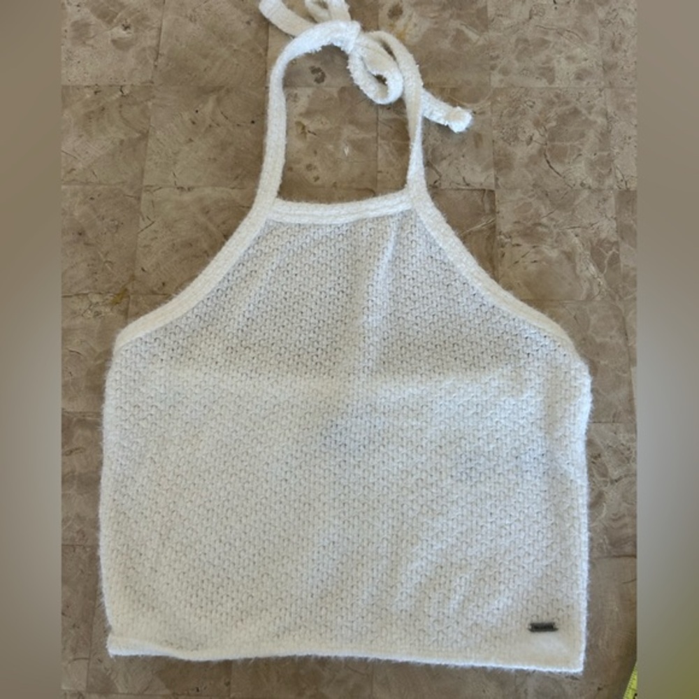Lot of 2 Hollister Tops 1 Floral Tank Top Size S
White Halter Top Size M Juniors - Picture 2 of 12